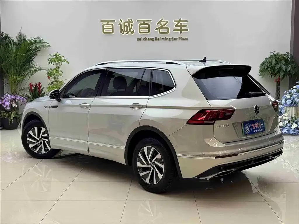 Volkswagen Tiguan L New Energy — фото 3