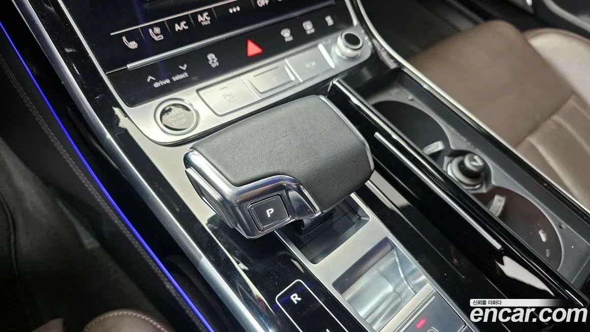 Audi A8 — фото 8
