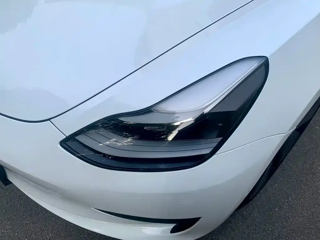 Tesla Model 3 — фото 2