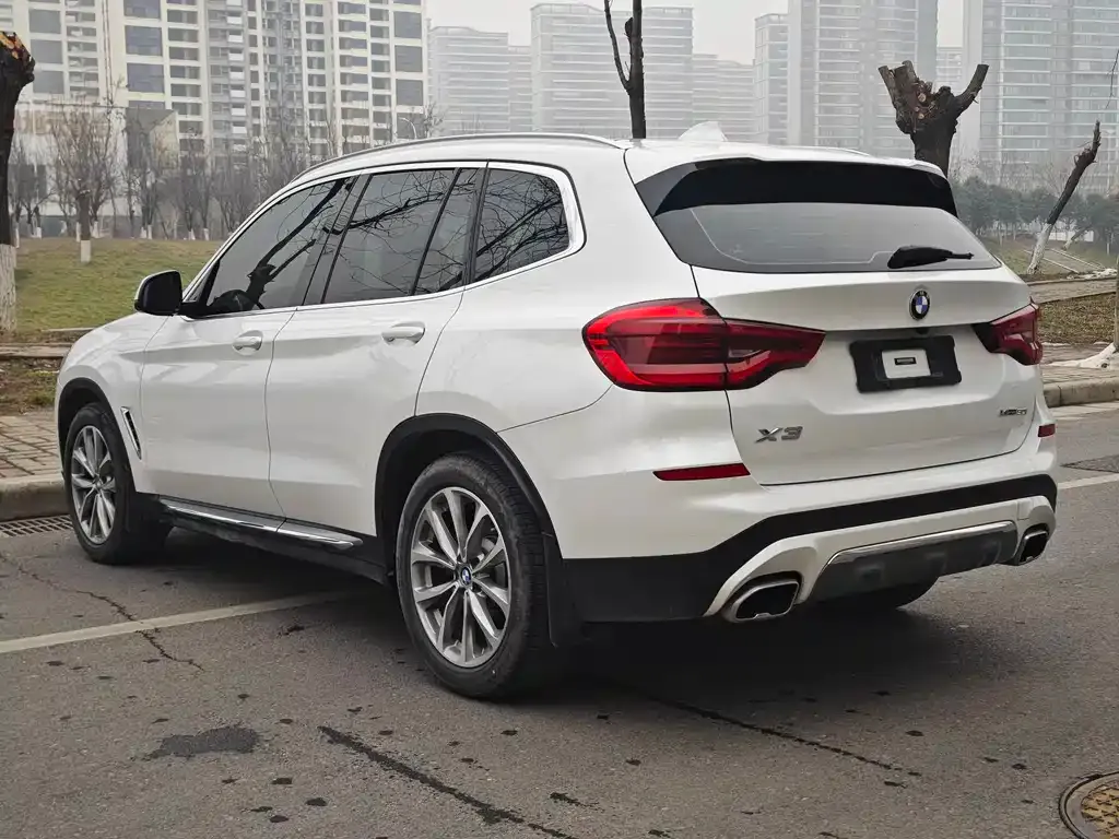 BMW X3 — фото 9