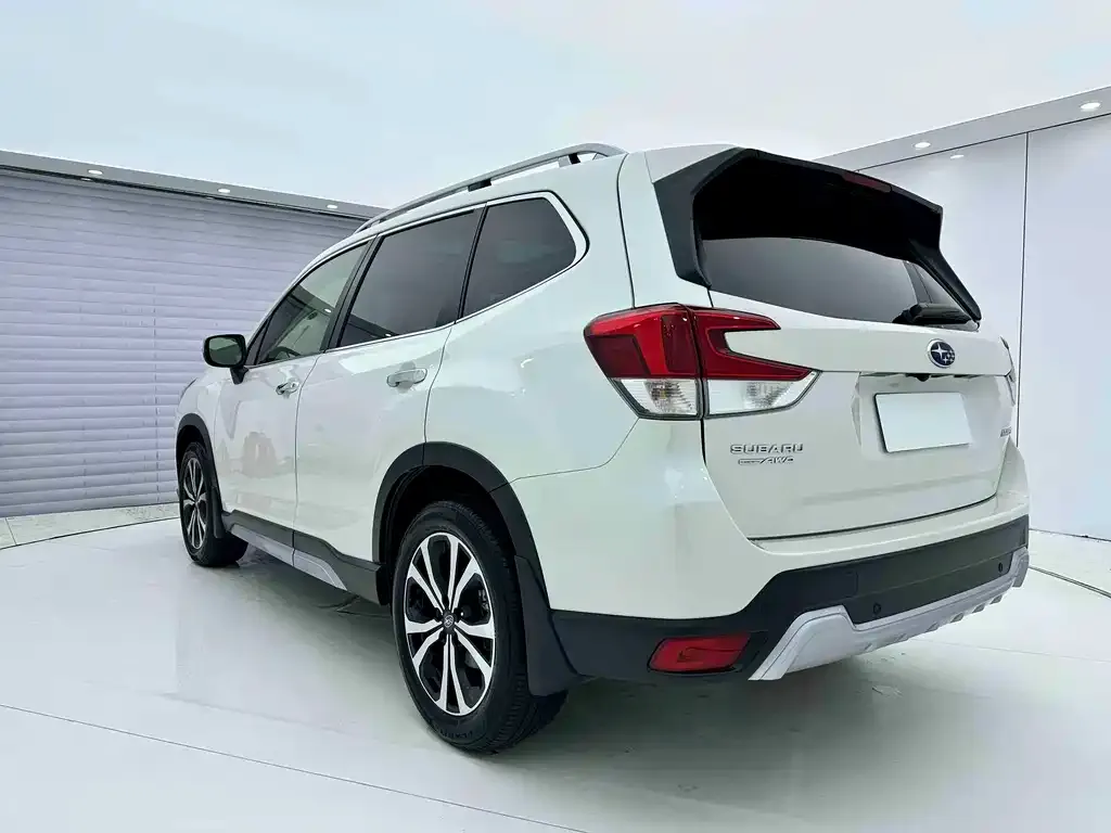 Subaru Forester — фото 2