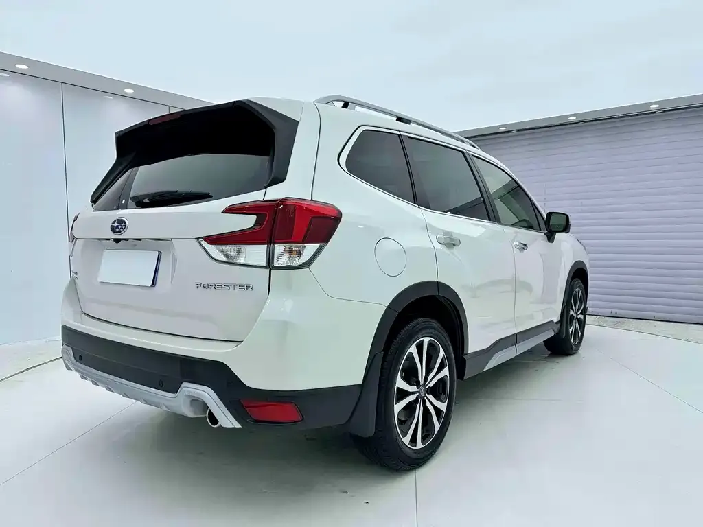 Subaru Forester — фото 3