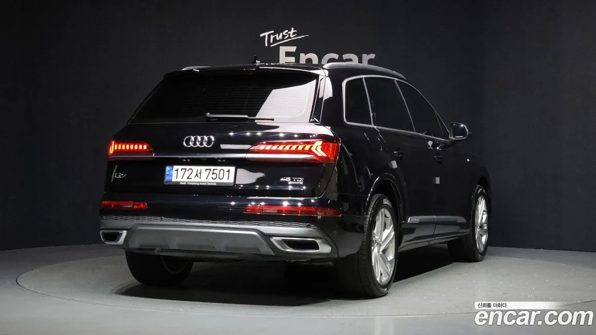 Audi Q7 — фото 6