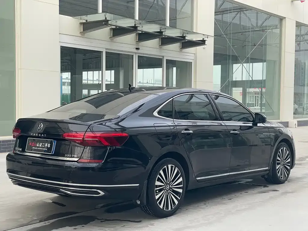 Volkswagen Passat — фото 8
