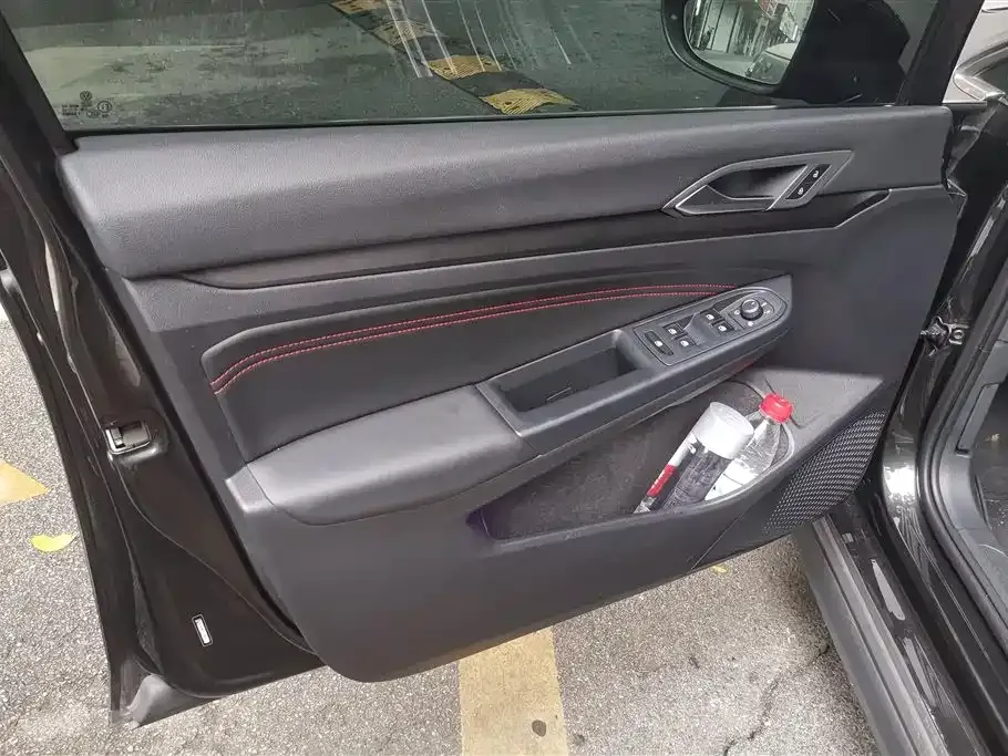 Volkswagen Golf GTI — фото 5