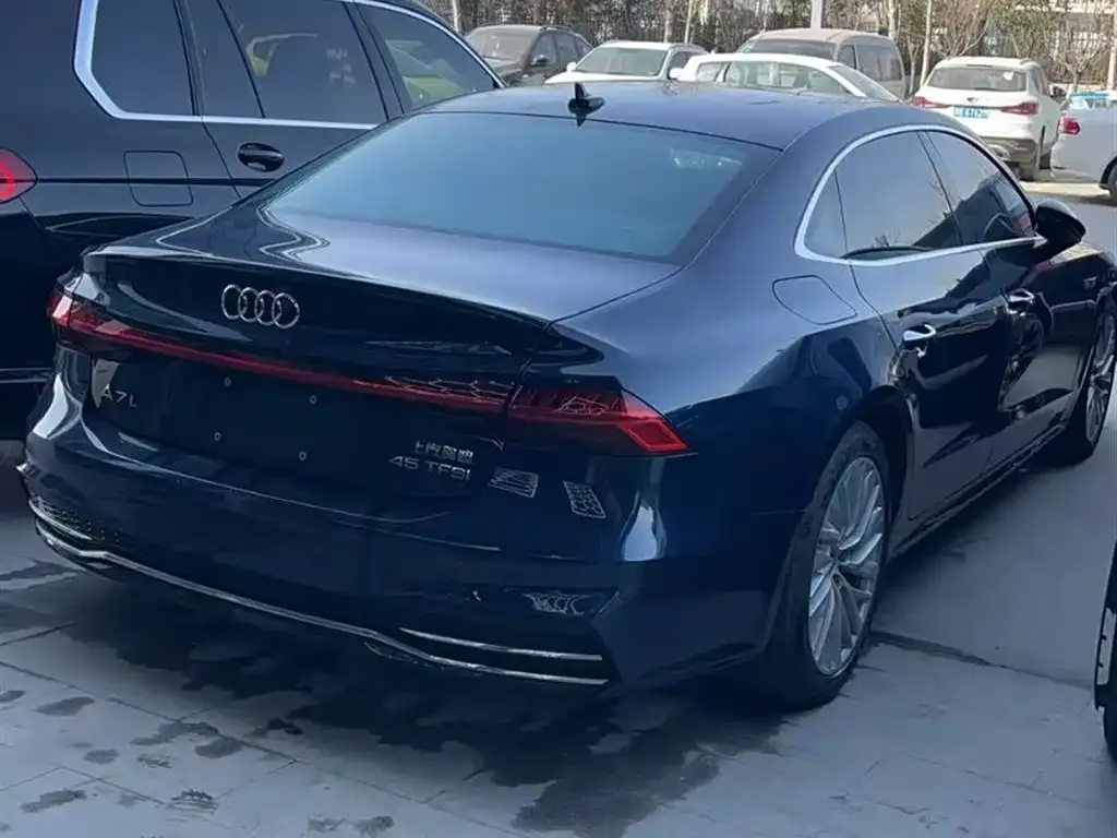Audi A7L — фото 7