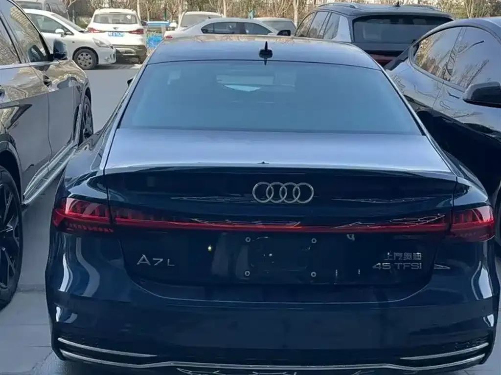 Audi A7L — фото 6