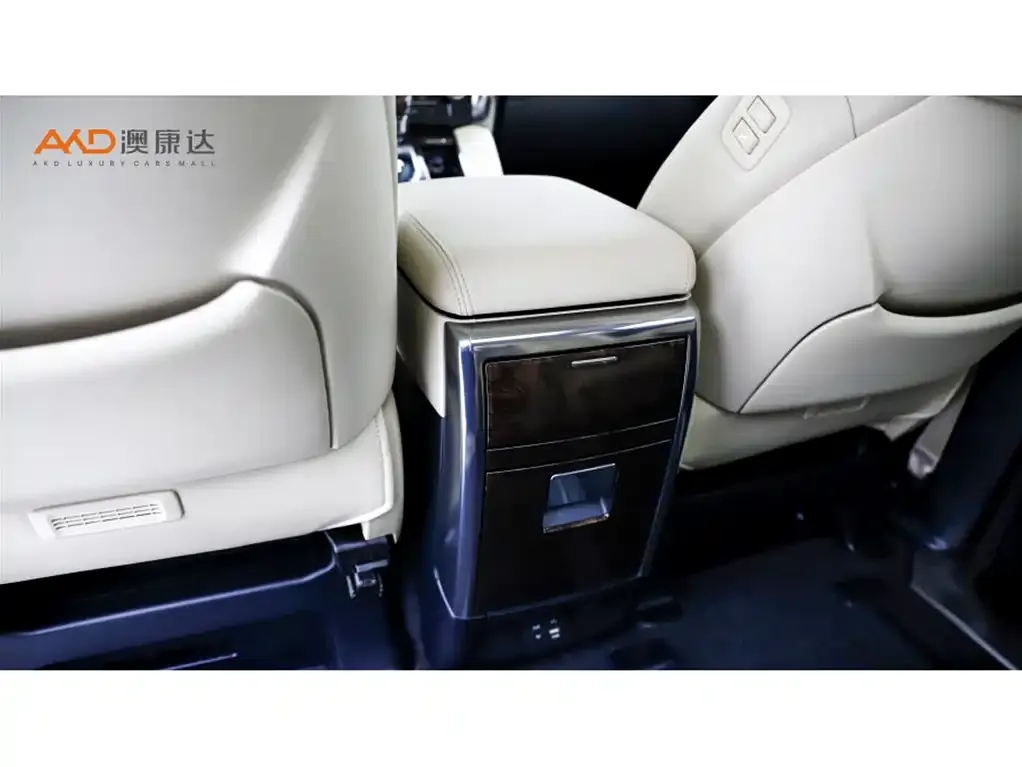 Toyota Alphard — фото 10