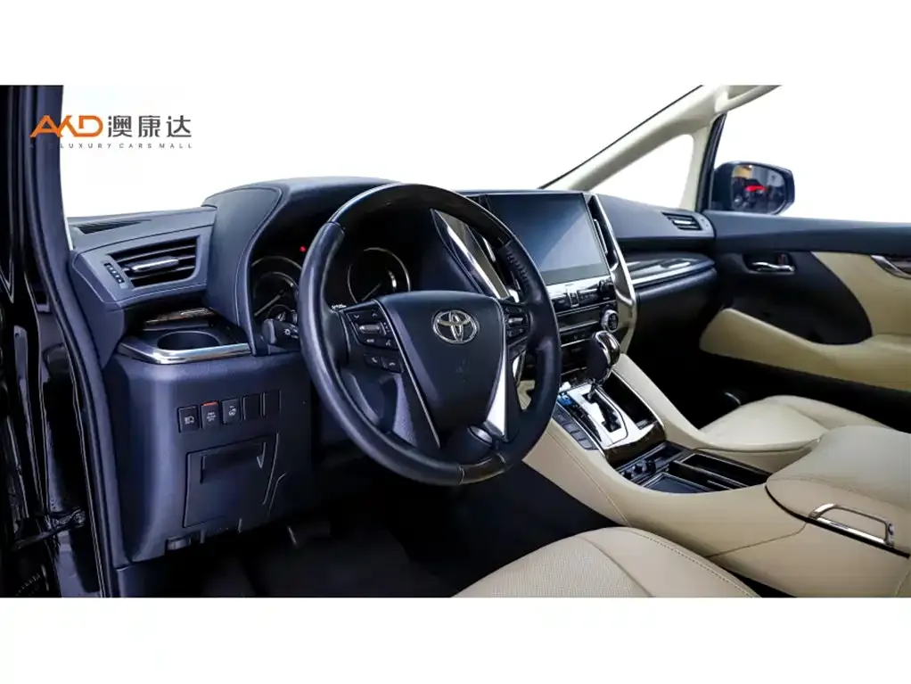 Toyota Alphard — фото 9