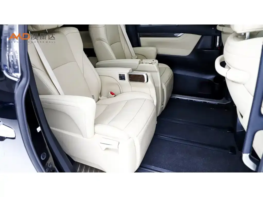 Toyota Alphard — фото 7