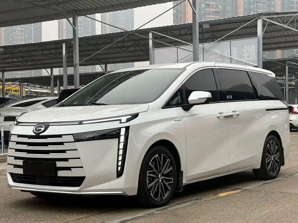 GAC Motor E8 Hybrid — фото 1