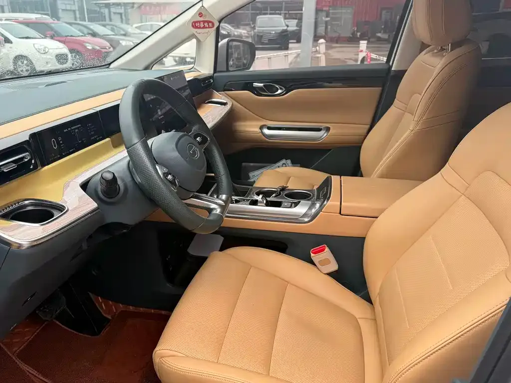 GAC Motor E8 Hybrid — фото 7