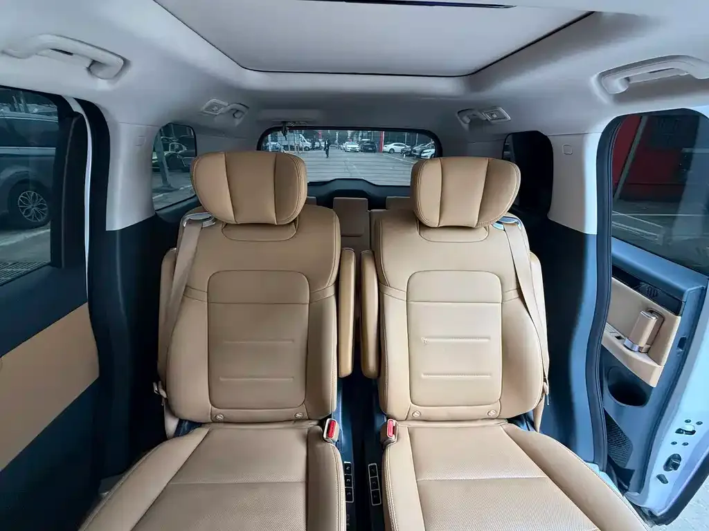 GAC Motor E8 Hybrid — фото 8