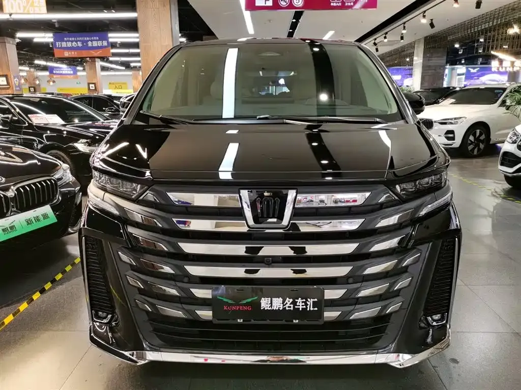 Toyota Vellfire — фото 3