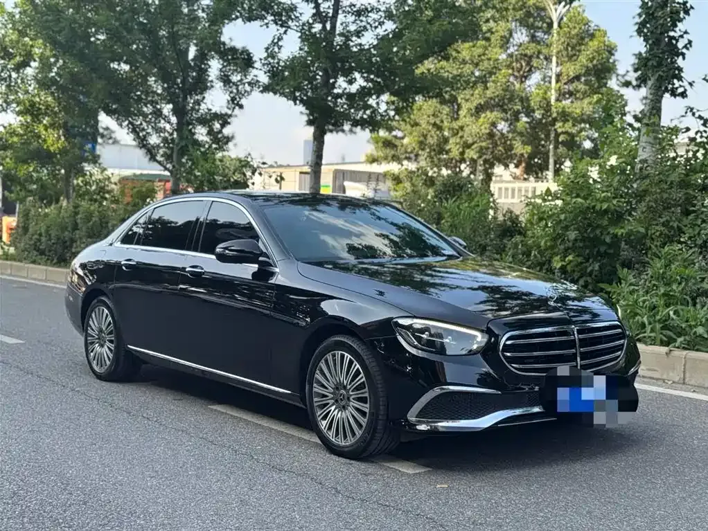 Mercedes-Benz E-Class — фото 10