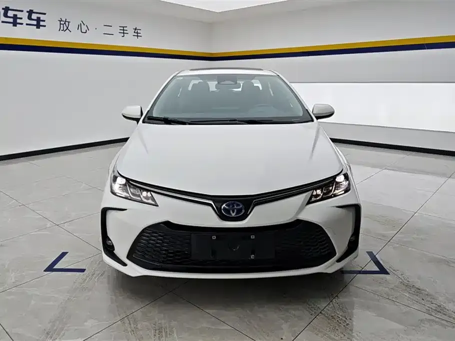 Toyota Corolla — фото 5