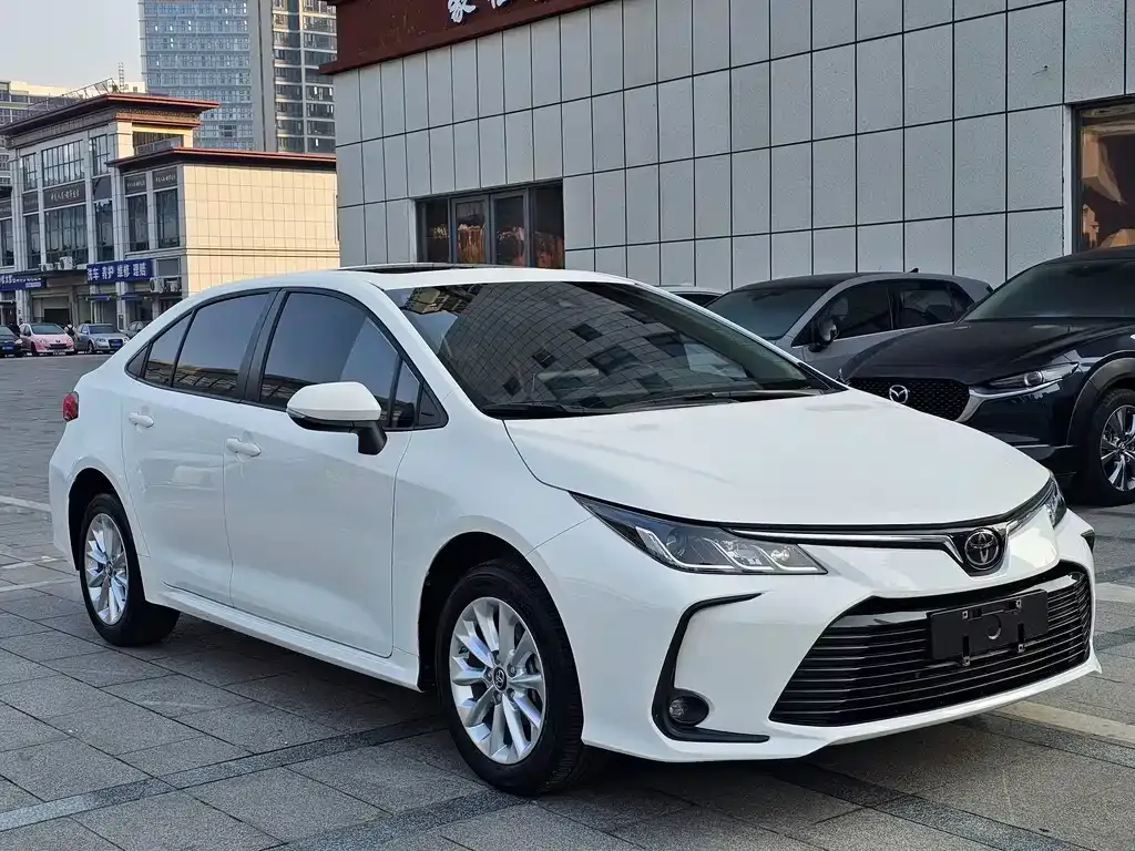 Toyota Corolla — фото 8