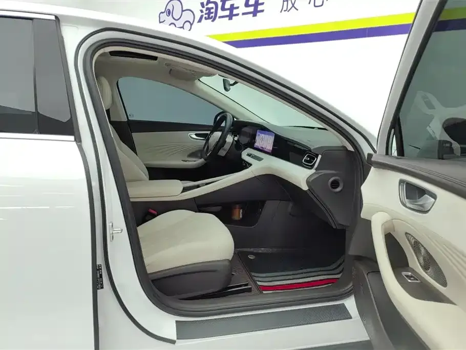 Roewe D7 — фото 4
