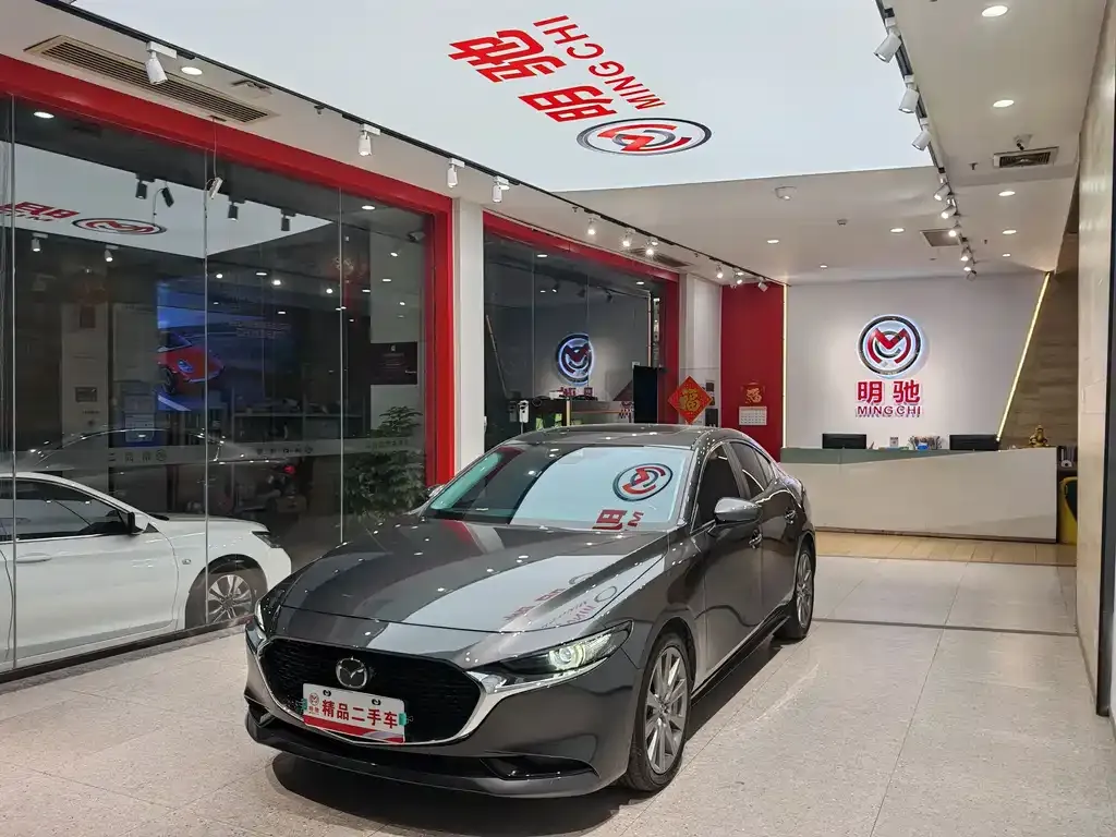 Mazda 3 Axela — фото 1