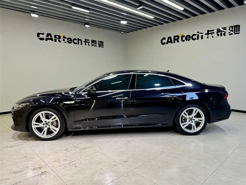 Audi A7L — фото 2