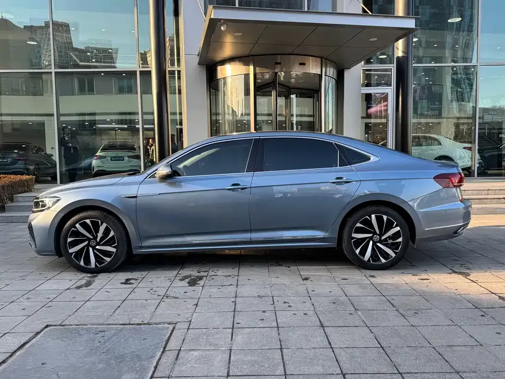 Volkswagen Passat — фото 8