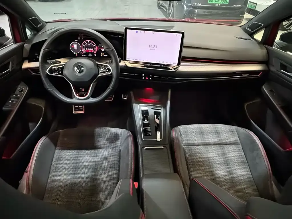 Volkswagen Golf GTI — фото 4