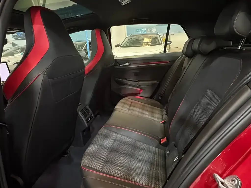 Volkswagen Golf GTI — фото 2