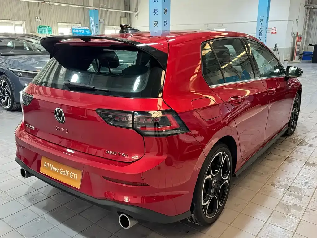 Volkswagen Golf GTI — фото 5