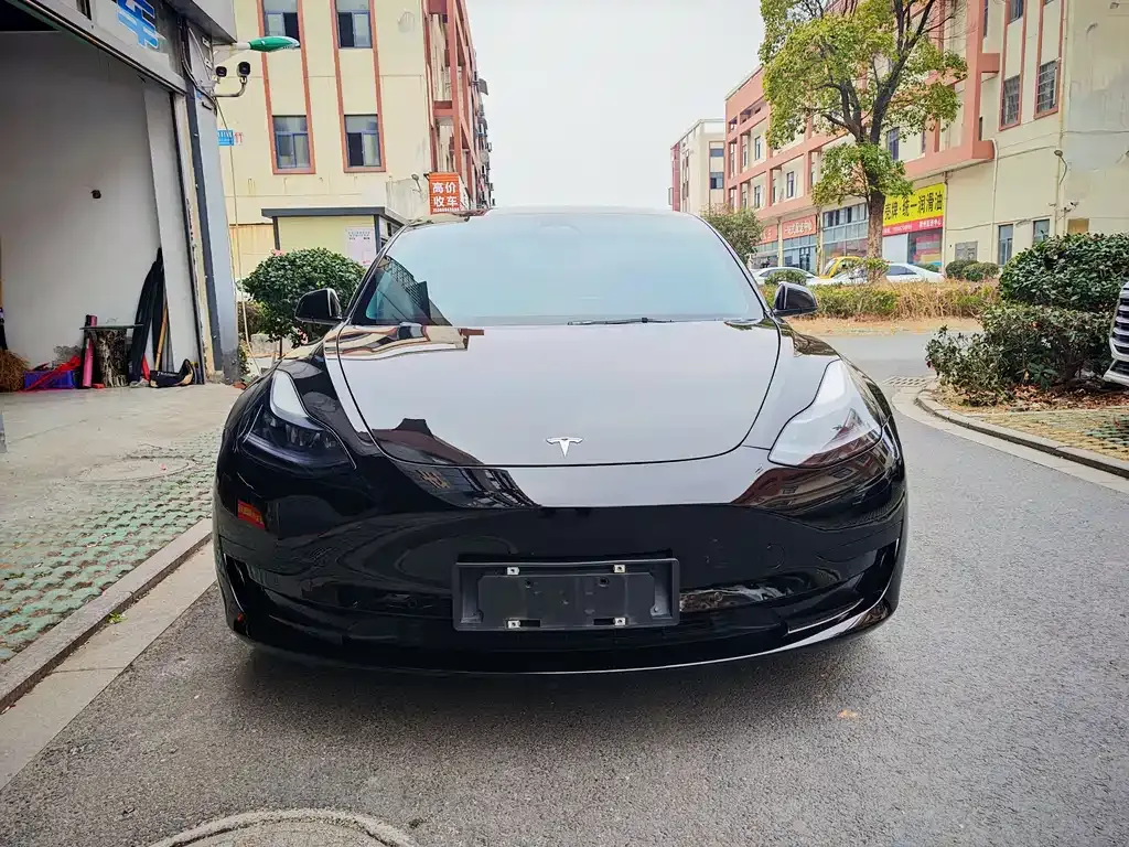 Tesla Model 3 — фото 5