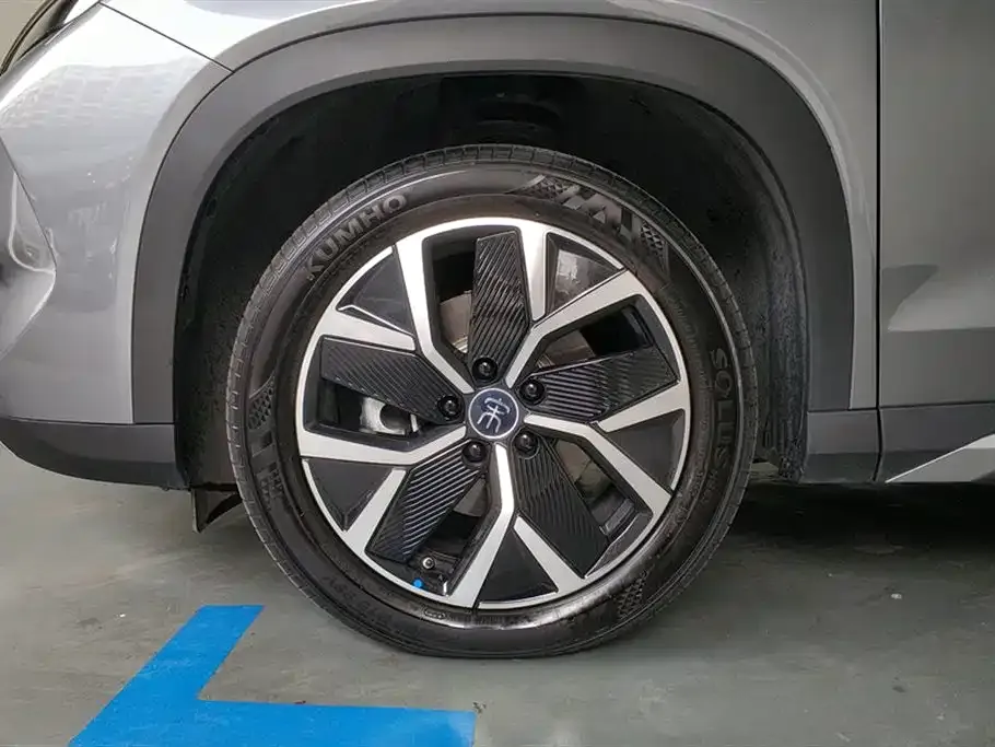 BYD L DM-i — фото 10