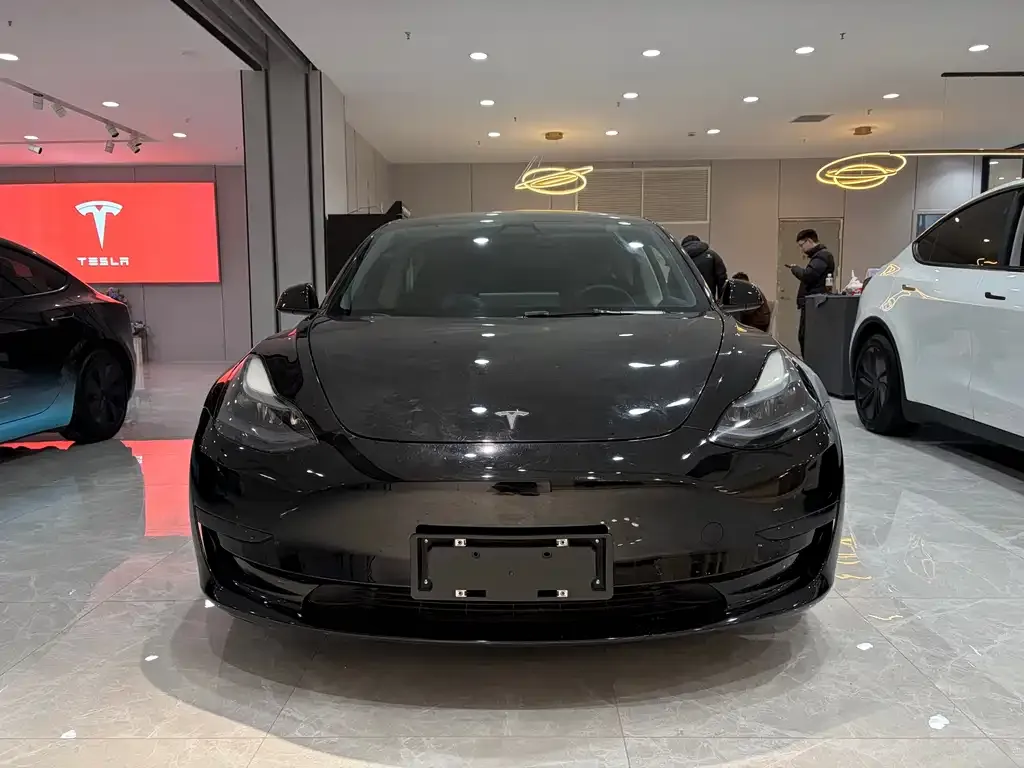 Tesla Model 3 — фото 5