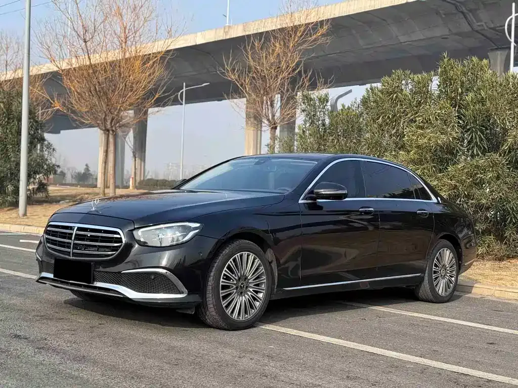 Mercedes-Benz E-Class — фото 8
