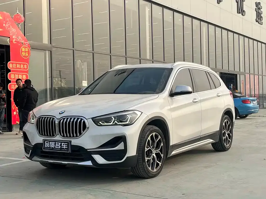 BMW X1 — фото 1