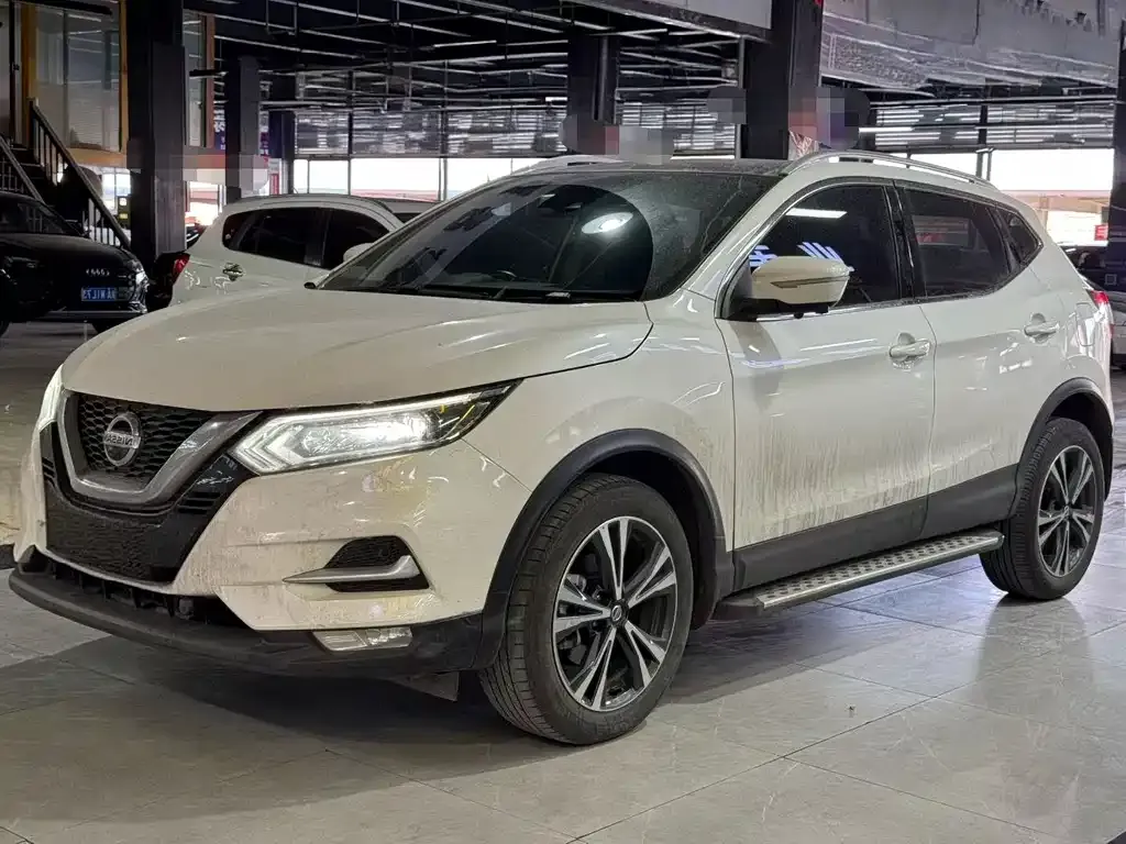 Nissan Qashqai — фото 1