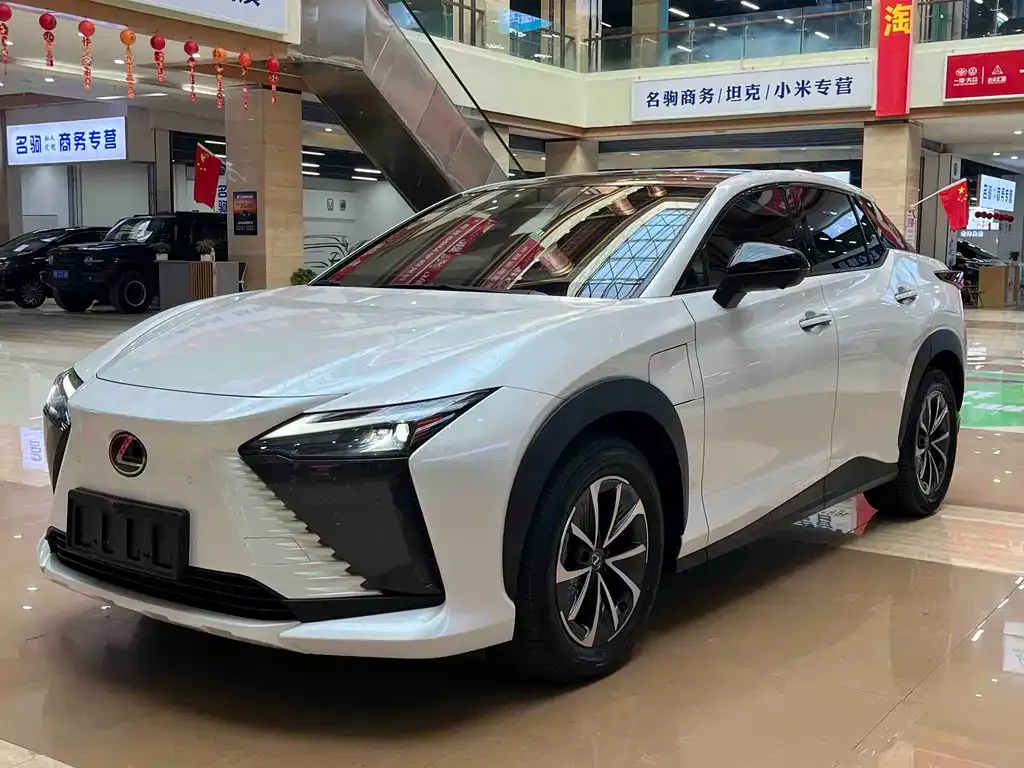 Lexus RZ — фото 1