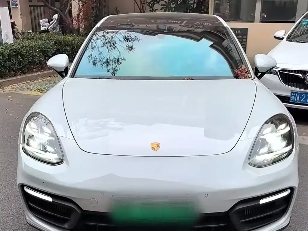 Porsche Panamera Hybrid — фото 1