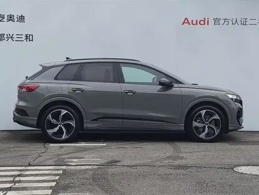 Audi Q4 e-tron — фото 4