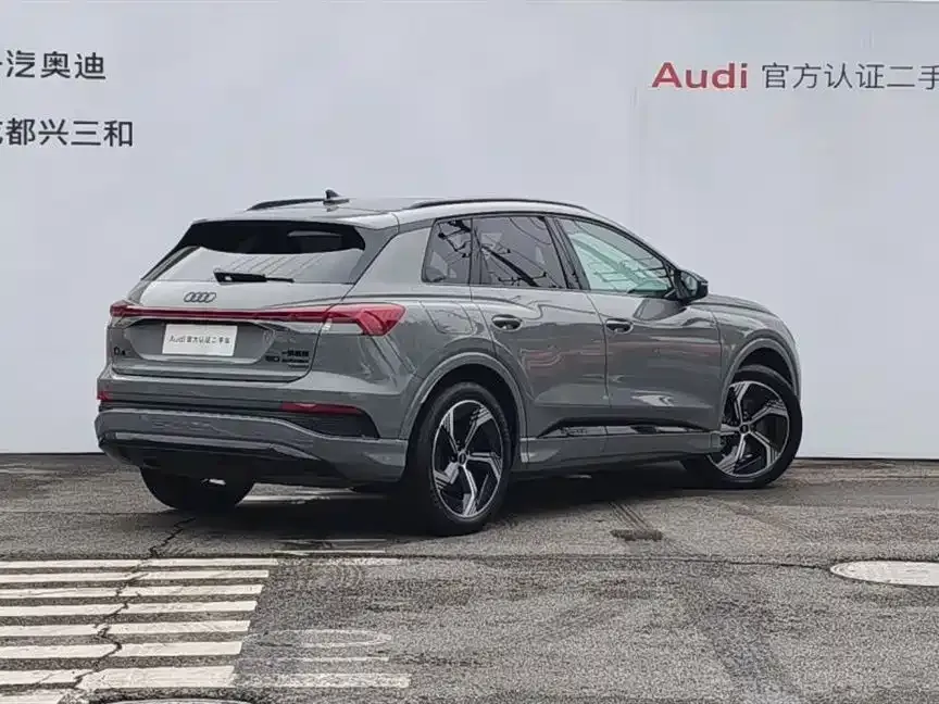Audi Q4 e-tron — фото 9