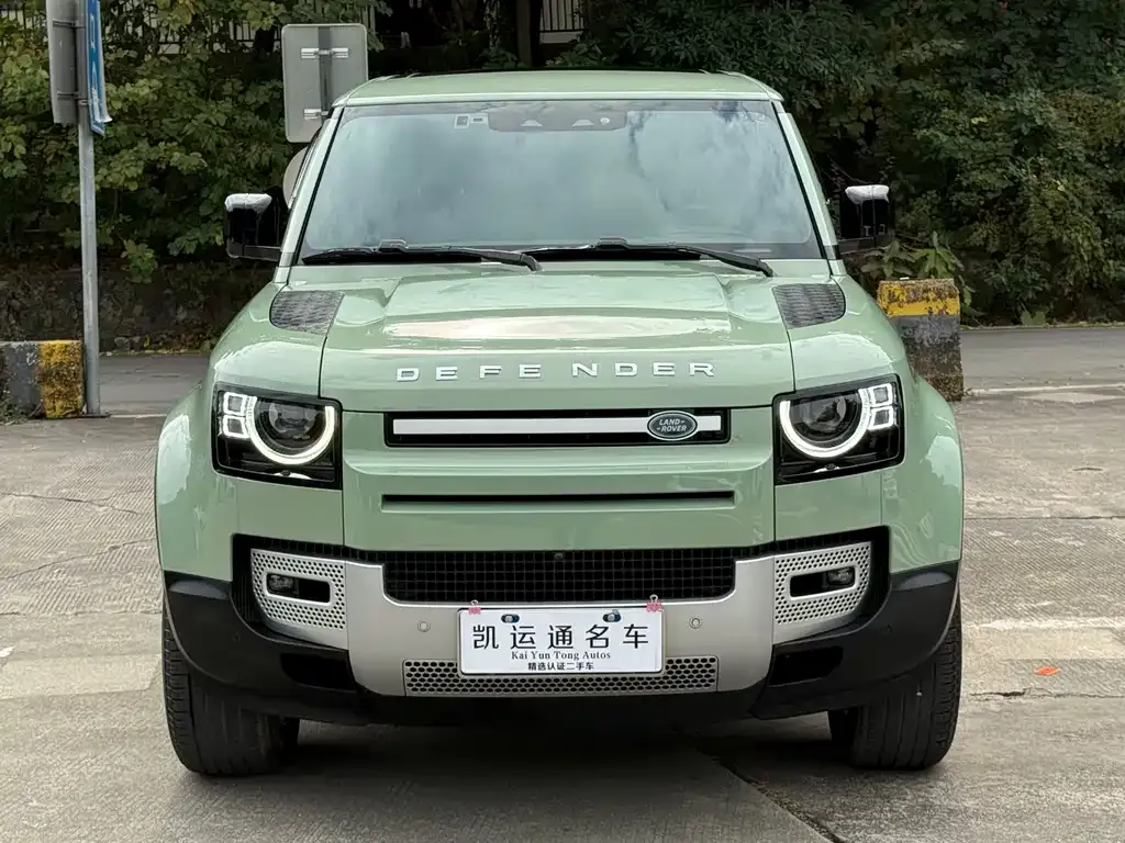 Land Rover Defender — фото 1