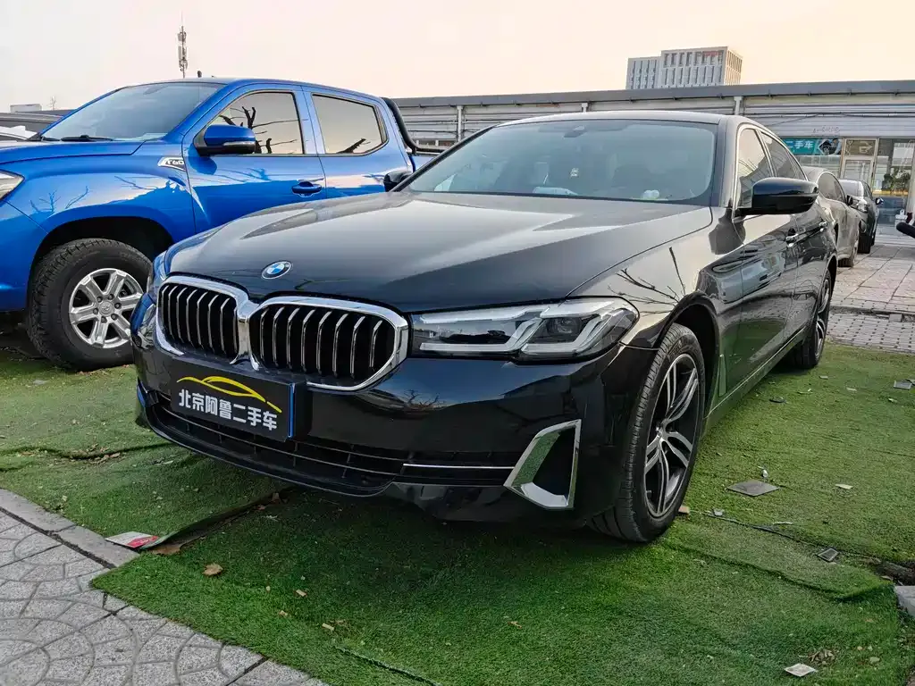 BMW 5 Series — фото 1