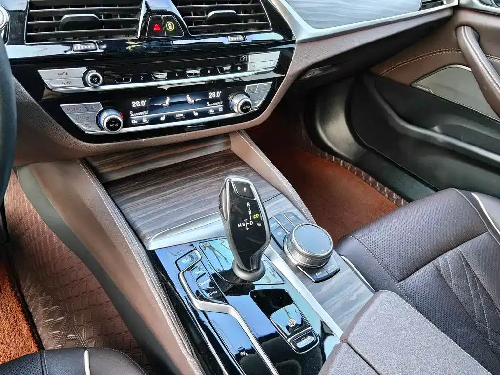 BMW 5 Series — фото 6