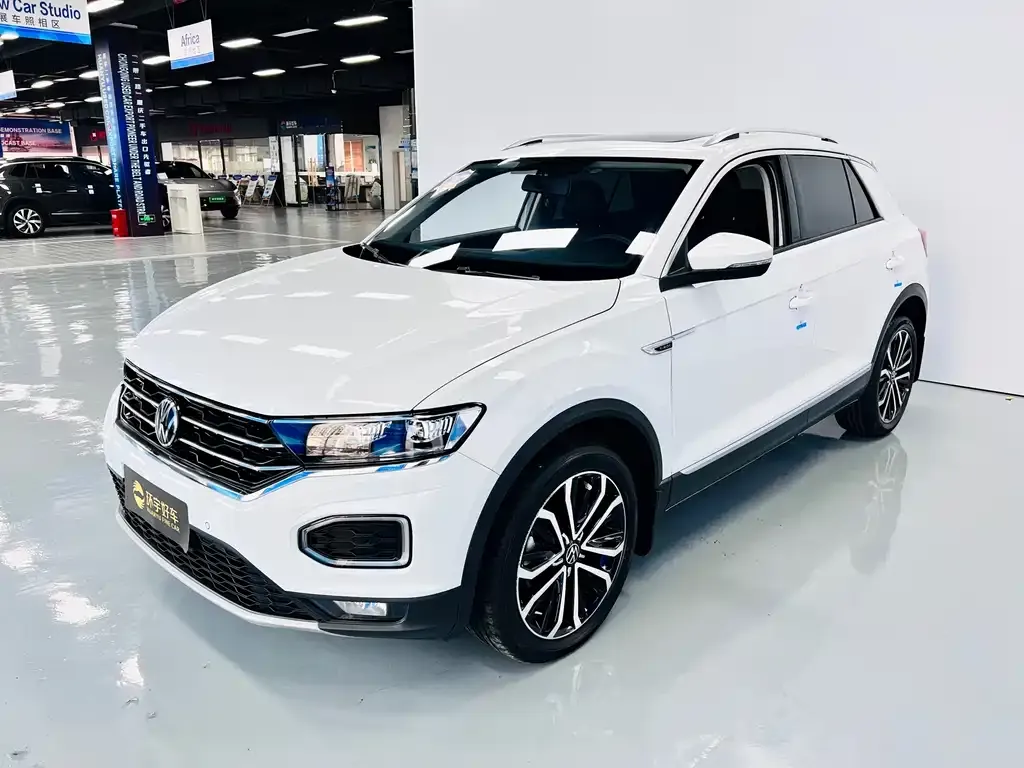 Volkswagen T-Roc — фото 1