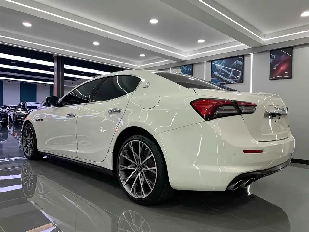 Maserati Ghibli — фото 6