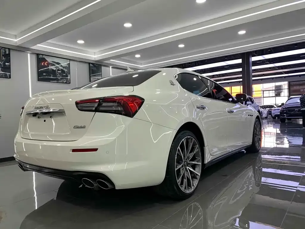 Maserati Ghibli — фото 7