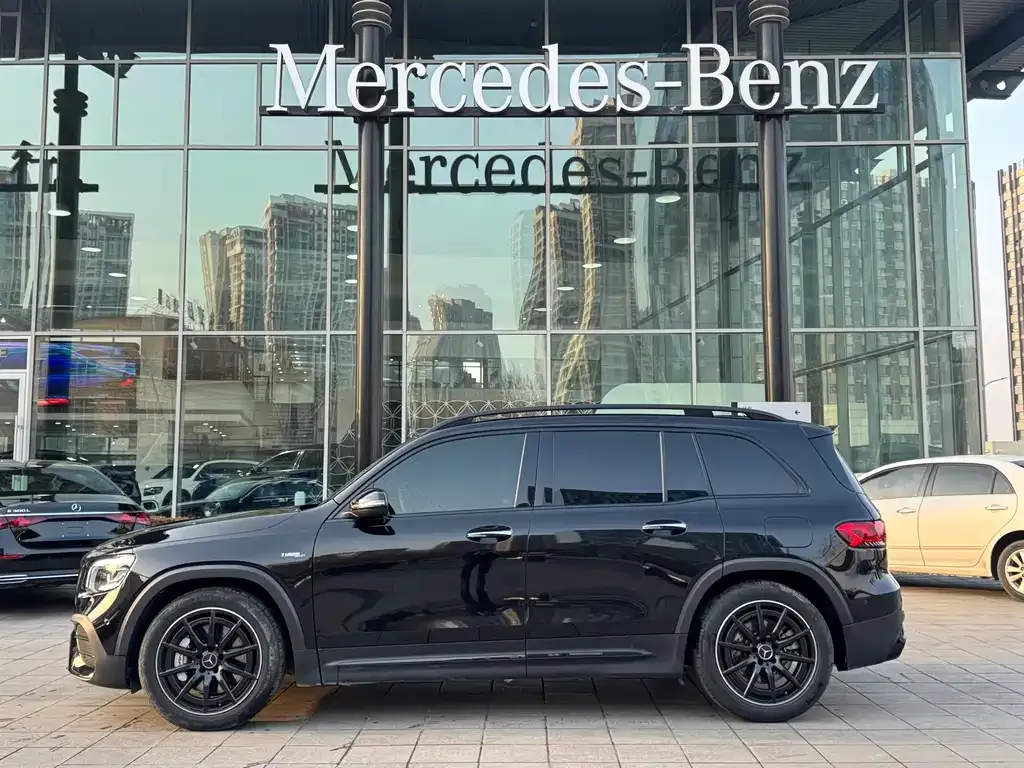 Mercedes-Benz GLB AMG — фото 2