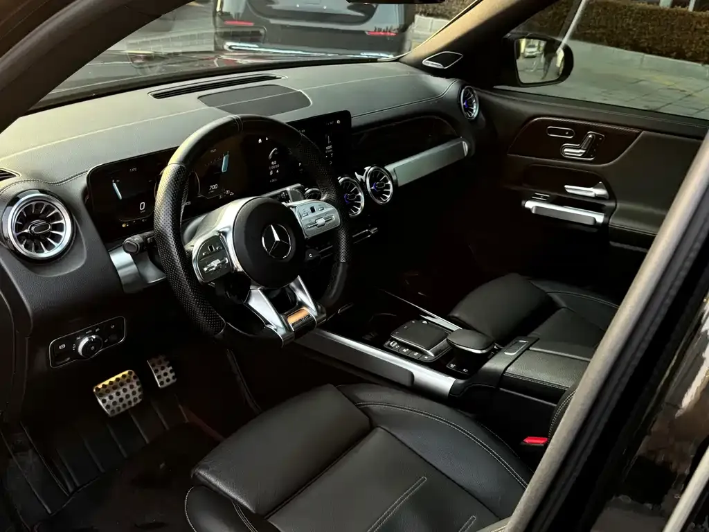 Mercedes-Benz GLB AMG — фото 4