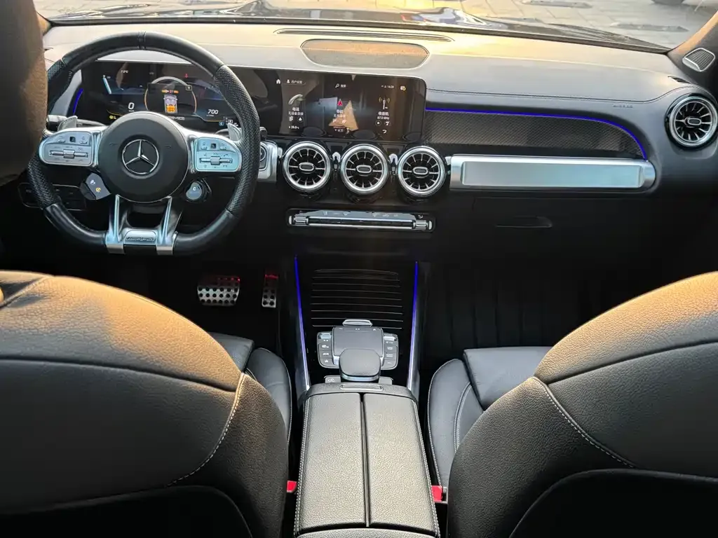 Mercedes-Benz GLB AMG — фото 9