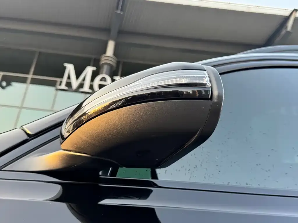 Mercedes-Benz GLB AMG — фото 6
