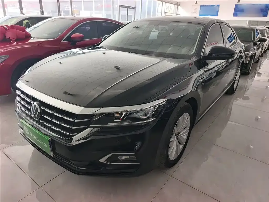 Volkswagen Passat — фото 1