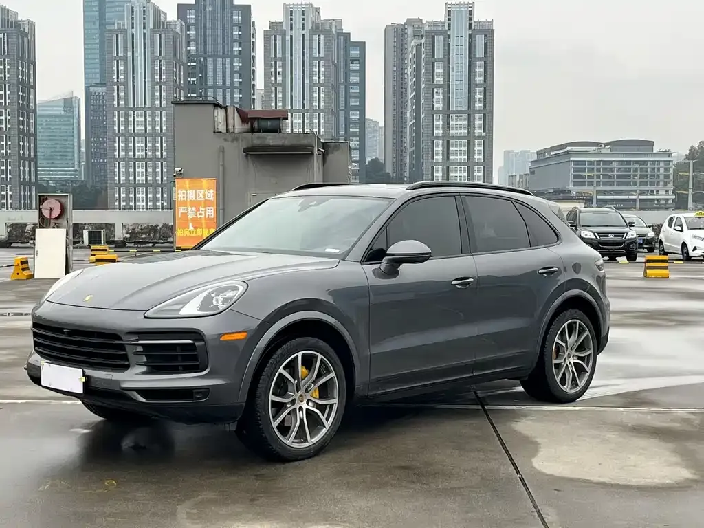 Porsche Cayenne — фото 1